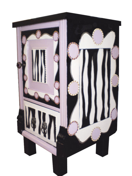 Wahrhaft individuelle Wohnkunst mit bemalten Möbeln: Bemalte Kommode "Zebra", nach Kundenwunsch gestaltet\\n\\n24.10.2014 16:21