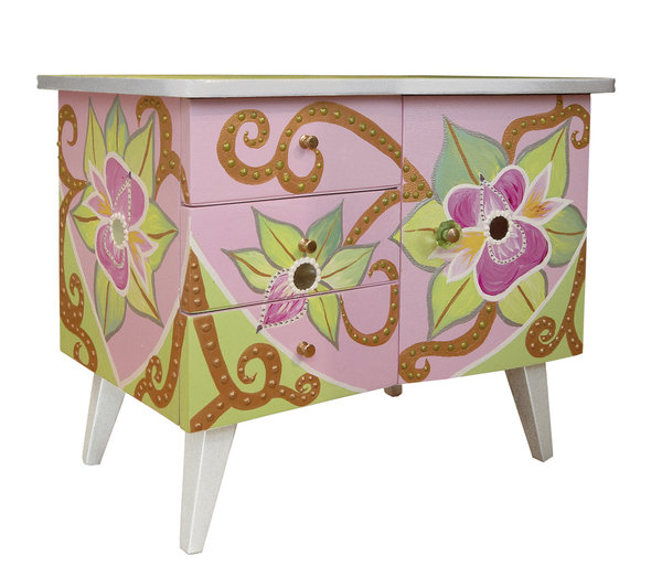 Wahrhaft individuelle Wohnkunst mit bemalten Möbeln: Nachttisch "Sweet Orchids"\\n\\n24.10.2014 16:30